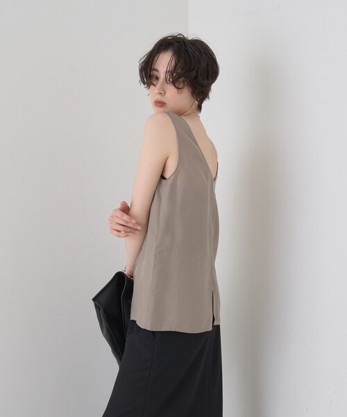 Rouge vif(ルージュヴィフ)の「【セットアップ対応】キュプラフィブリルUネックノースリーブブラウス/ジレ(シャツ/ブラウス・レディース・グレー/グレイッシュベージュ・フリー)」の21枚目の写真