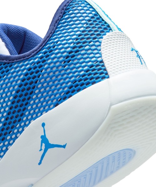 JORDAN BRAND（ジョーダンブランド）の「【別注】ジョーダン  ジョーダン LUKA 77 PF 限定コラボ（スニーカー・メンズ・ホワイト×ブルー・24.5cm/25.0cm/25.5cm/26.0cm/26.5cm/27.0cm/28.0cm/24.0cm/27.5cm）」の8枚目の写真