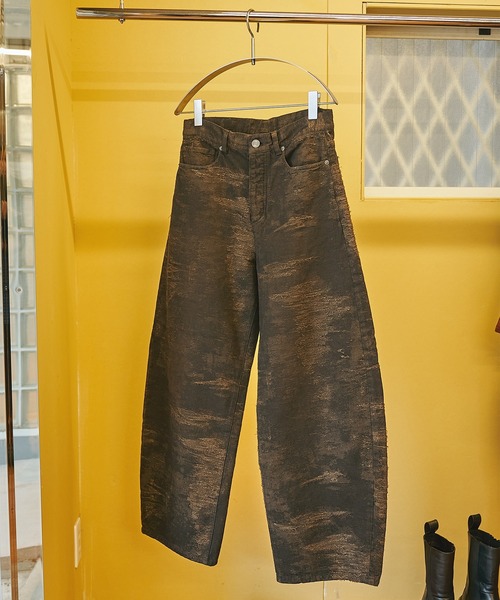 TAAKK(ターク)の「別注 DENIM CURVELEGPANTS(デニムパンツ・レディース・グレー/ピンク/ブラウン/インディゴブルー・1/2)」の15枚目の写真