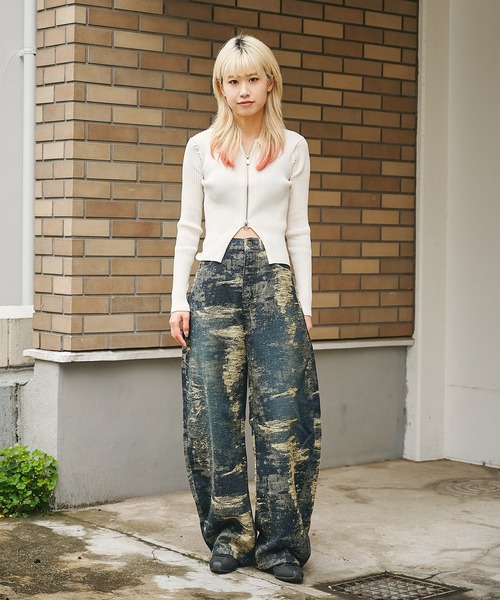 TAAKK(ターク)の「別注 DENIM CURVELEGPANTS(デニムパンツ・レディース・グレー/ピンク/ブラウン/インディゴブルー・1/2)」の20枚目の写真