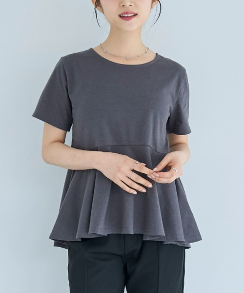 mil(ミル)の「【汗染み防止加工】 ペプラム Tシャツ【587197】(Tシャツ/カットソー・レディース・グレイッシュベージュ/ブラック/チャコールグレー・S/XS)」の1枚目の写真