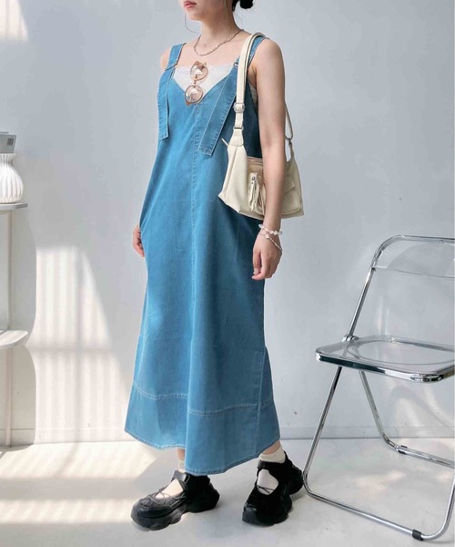 AS KNOW AS plus(アズノゥアズプラス)の「〇アソートデザイン ジャンスカ(ナイロン・デニム)(ジャンパースカート・レディース・カーキ系/サックスブルー/ブラック系/ブルー・FREE)」の4枚目の写真