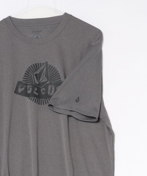 VOLCOM(ボルコム)の「VOLCOM メンズ PISTOL STONE SURF SS TEE サーフTシャツ 【2026年春夏モデル】(Tシャツ/カットソー・メンズ・ブラック/グレー/ホワイト・SMALL/LARGE/X-LARGE/MEDIUM)」の5枚目の写真