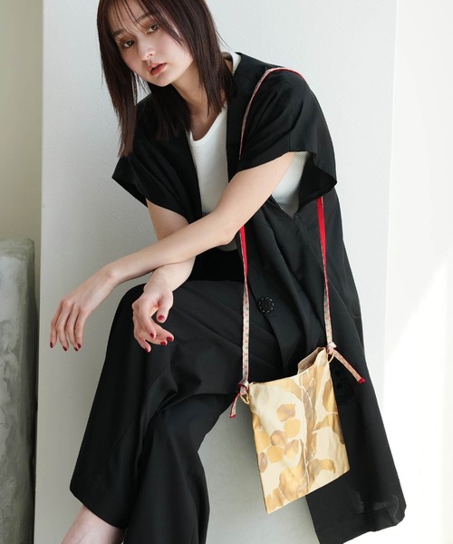 utatane(ウタタネ)の「帯リメイク maison utatane ショルダーバッグ 静寂の花と実(ショルダーバッグ・レディース・ゴールド・FREE)」の2枚目の写真