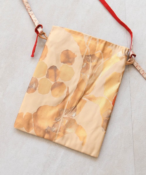 utatane(ウタタネ)の「帯リメイク maison utatane ショルダーバッグ 静寂の花と実(ショルダーバッグ・レディース・ゴールド・FREE)」の5枚目の写真