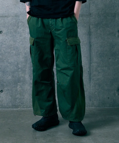 VIRGOwearworks(ヴァルゴウェアワークス)の「PATINA WIDE CARGO PANTS(カーゴパンツ・メンズ・カーキ/ブラック・4/3/2)」の2枚目の写真