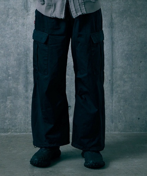 VIRGOwearworks(ヴァルゴウェアワークス)の「PATINA WIDE CARGO PANTS(カーゴパンツ・メンズ・カーキ/ブラック・4/3/2)」の1枚目の写真