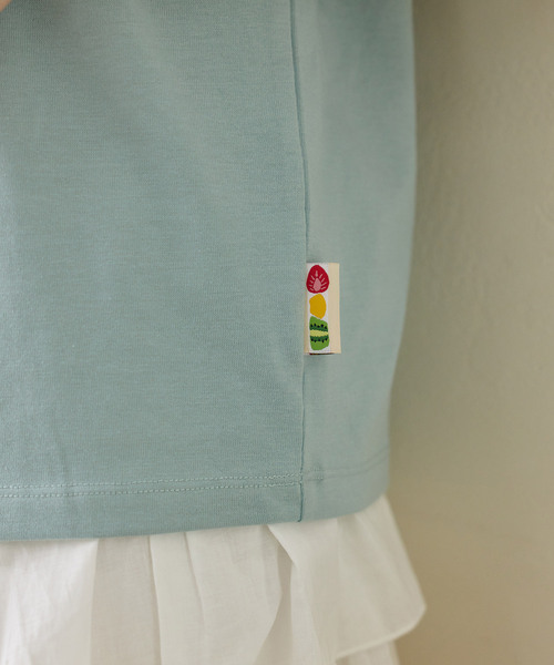 cross marche(クロスマルシェ)の「【サンドイッチハウスメルヘン】サガラ刺繍メルるん♪半袖Tシャツ(Tシャツ/カットソー・レディース・ブラック/ブラウン/サックスブルー・L/M/LL)」の4枚目の写真