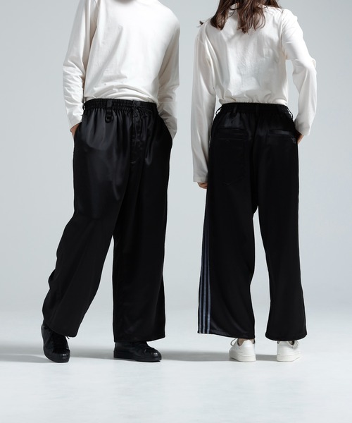 Y-3(ワイスリー)の「Y-3 SATIN GRADIENT 3 STRIPES TRACK PANTS(その他パンツ・メンズ・ブラック・XX-SMALL/X-SMALL/SMALL/MEDIUM/LARGE/X-LARGE)」の1枚目の写真