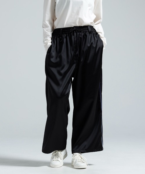 Y-3(ワイスリー)の「Y-3 SATIN GRADIENT 3 STRIPES TRACK PANTS(その他パンツ・メンズ・ブラック・XX-SMALL/X-SMALL/SMALL/MEDIUM/LARGE/X-LARGE)」の3枚目の写真