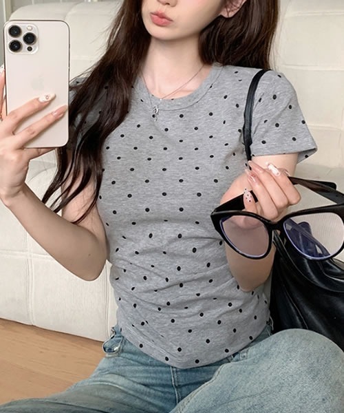 Pittok(ピットク)の「ドット柄ショートスリーブ 半袖Tシャツ(Tシャツ/カットソー・レディース・グレー/ブラック/ホワイト・MEDIUM)」の7枚目の写真