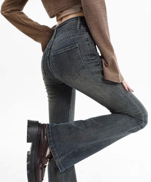AVYL(アヴィル)の「ハイウエストダブルボタンフレアデニムパンツ(デニムパンツ・レディース・ブルー・M/S/L)」の4枚目の写真