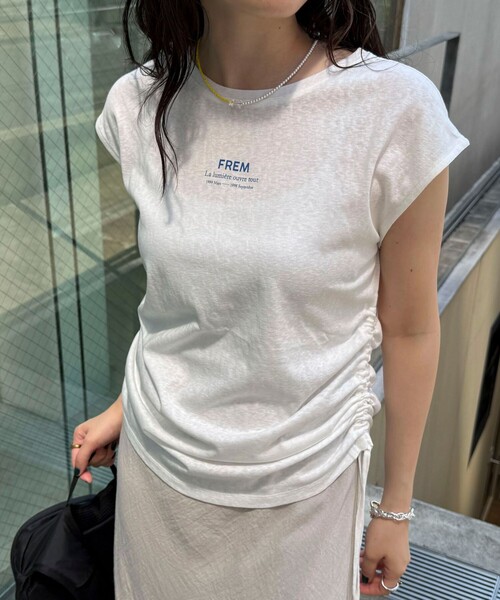 fredy emue(フレディエミュ)の「シャーリングノースリーブカットソー(Tシャツ/カットソー・レディース・レッド/オフホワイト/イエロー/グレー・38)」の1枚目の写真