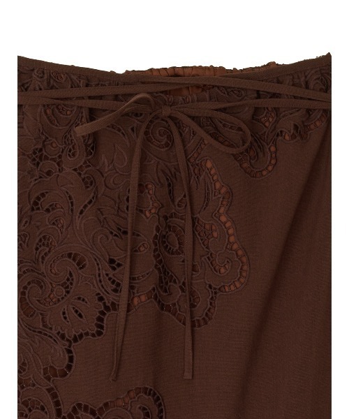 Ameri(アメリ)の「CUTWORK EMBROIDERY RIBBON SKIRT(スカート・レディース・ブラウン/アイボリー・SMALL/MEDIUM)」の3枚目の写真