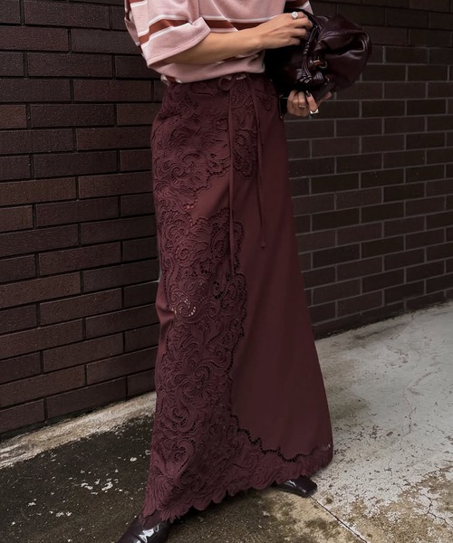 Ameri(アメリ)の「CUTWORK EMBROIDERY RIBBON SKIRT(スカート・レディース・ブラウン/アイボリー・SMALL/MEDIUM)」の9枚目の写真