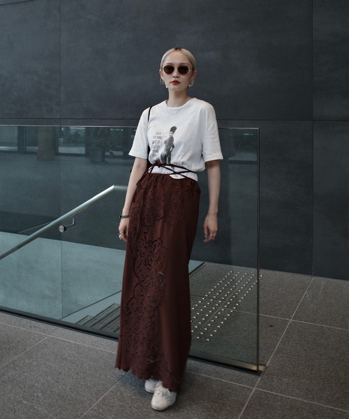 Ameri(アメリ)の「CUTWORK EMBROIDERY RIBBON SKIRT(スカート・レディース・ブラウン/アイボリー・SMALL/MEDIUM)」の13枚目の写真
