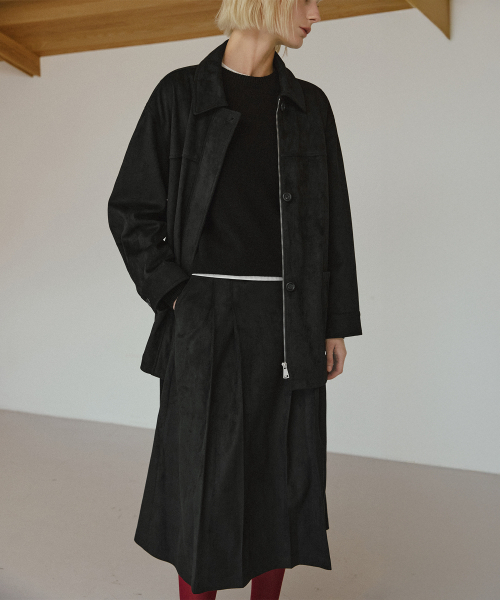 LEFTSEOUL（レフトソウル）の「シンセティックスエードフレアロングスカート[ブラック]（スカート・レディース・ブラック・MEDIUM/SMALL）」の3枚目の写真