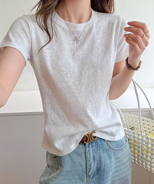 Amulet(アミュレット)の「デイリーに活躍する着回し万能アイテム ベーシック半袖Tシャツ(Tシャツ/カットソー・レディース・カーキ/イエロー/ピンク/ブラック/ホワイト/ベージュ・S/M/L)」の2枚目の写真