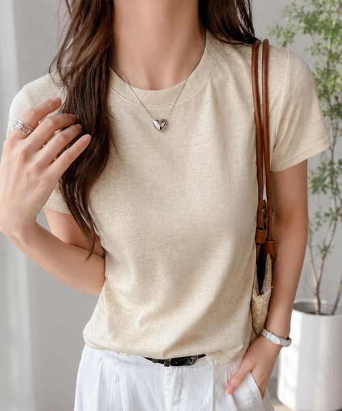 Amulet(アミュレット)の「デイリーに活躍する着回し万能アイテム ベーシック半袖Tシャツ(Tシャツ/カットソー・レディース・カーキ/イエロー/ピンク/ブラック/ホワイト/ベージュ・S/M/L)」の5枚目の写真