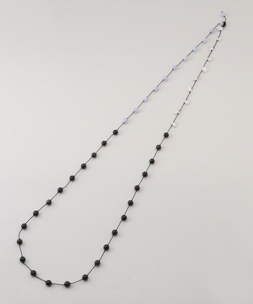 JOURNAL STANDARD(ジャーナルスタンダード)の「【MUSSELS AND MUSCLES/マッソーズアンドマッソーズ 】 LONG BEADED NL(ネックレス・レディース・ホワイト・FREE)」の2枚目の写真