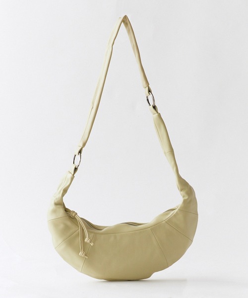 Archivepke(アーカイブエプク)の「Archivepke/アーカイブエプク Small fling hobo bag 三日月型 ラムスキン ハンドバッグ ショルダーバッグ レディース 韓国 ガーリー ナチュラル 2026年秋冬 秋服(ショルダーバッグ・レディース・ブラック/ライトグリーン・FREE)」の6枚目の写真
