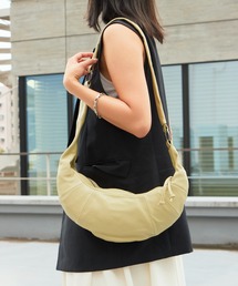 Archivepke（アーカイブエプク）の「Archivepke/アーカイブエプク Small fling hobo bag 三日月型 ラムスキン ハンドバッグ ショルダーバッグ レディース 韓国 ガーリー ナチュラル 2026年秋冬 秋服（ショルダーバッグ）」