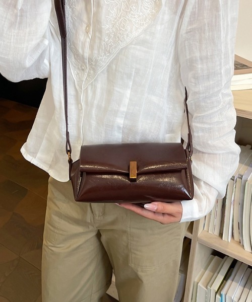 mebole(メボレ)の「2way square one shoulder bag(ショルダーバッグ・レディース・ホワイト/ブラック/ブラウン・FREE)」の3枚目の写真