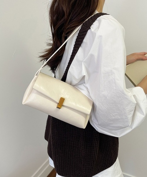 mebole(メボレ)の「2way square one shoulder bag(ショルダーバッグ・レディース・ホワイト/ブラック/ブラウン・FREE)」の2枚目の写真