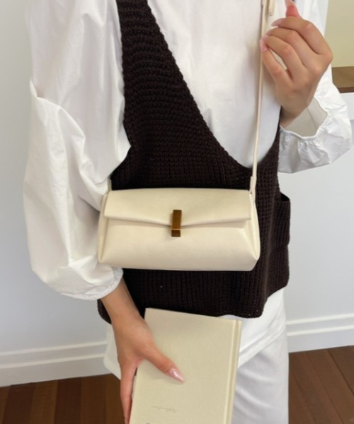 mebole(メボレ)の「2way square one shoulder bag(ショルダーバッグ・レディース・ホワイト/ブラック/ブラウン・FREE)」の6枚目の写真
