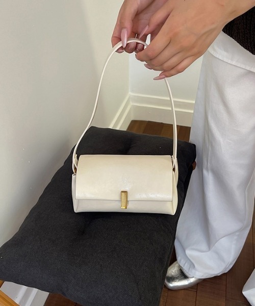 mebole(メボレ)の「2way square one shoulder bag(ショルダーバッグ・レディース・ホワイト/ブラック/ブラウン・FREE)」の7枚目の写真
