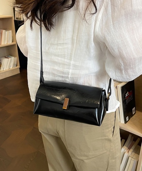 mebole(メボレ)の「2way square one shoulder bag(ショルダーバッグ・レディース・ホワイト/ブラック/ブラウン・FREE)」の9枚目の写真