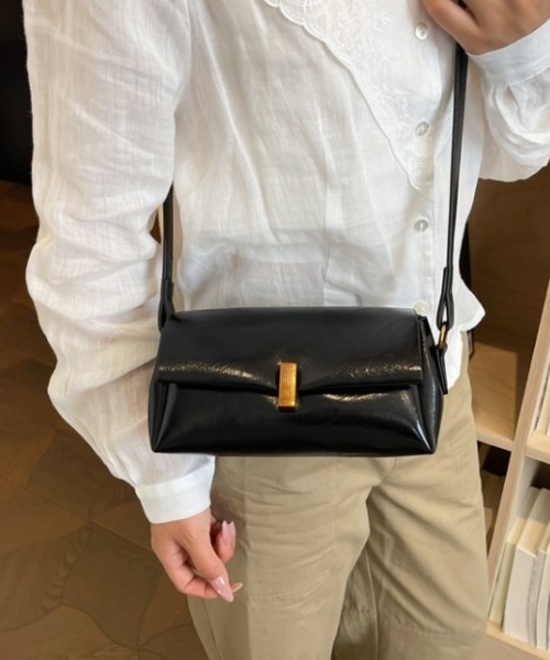 mebole(メボレ)の「2way square one shoulder bag(ショルダーバッグ・レディース・ホワイト/ブラック/ブラウン・FREE)」の12枚目の写真