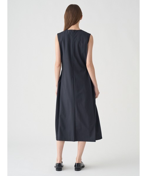 JOHN SMEDLEY（ジョンスメドレー）の「ウール混サイドタックノースリーブワンピース｜FA112（ワンピース・レディース・ブラック・F）」の6枚目の写真