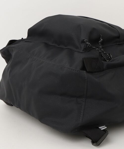 Mammut(マムート)の「ウィリー 20 / Wully 20(ショルダーバッグ・メンズ・ブラック/ブラック×レッド・20)」の4枚目の写真