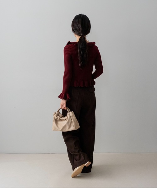 on:nue（オンニュ）の「【on:nue】[フリルニットシリーズ  長袖登場！] フリルデザインロングスリーブリブニット/26-27 AW COLLECTION（ニット/セーター・レディース・ブラック/バーガンディー/アイボリー/ベージュ・FREE）」の5枚目の写真