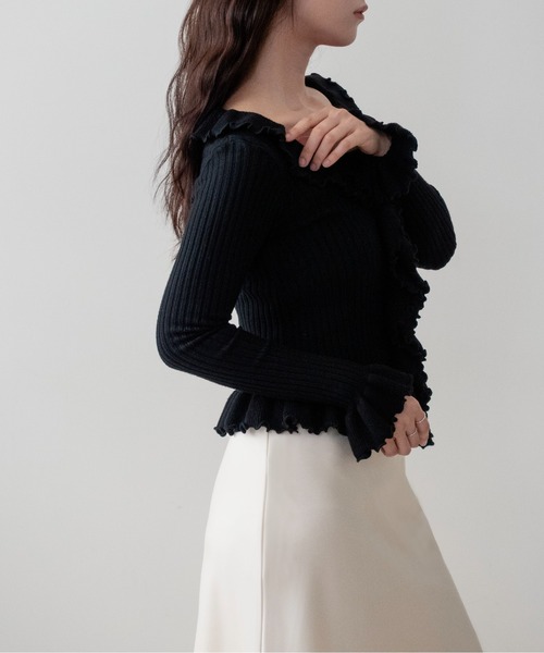 on:nue（オンニュ）の「【on:nue】[フリルニットシリーズ  長袖登場！] フリルデザインロングスリーブリブニット/26-27 AW COLLECTION（ニット/セーター・レディース・ブラック/バーガンディー/アイボリー/ベージュ・FREE）」の10枚目の写真