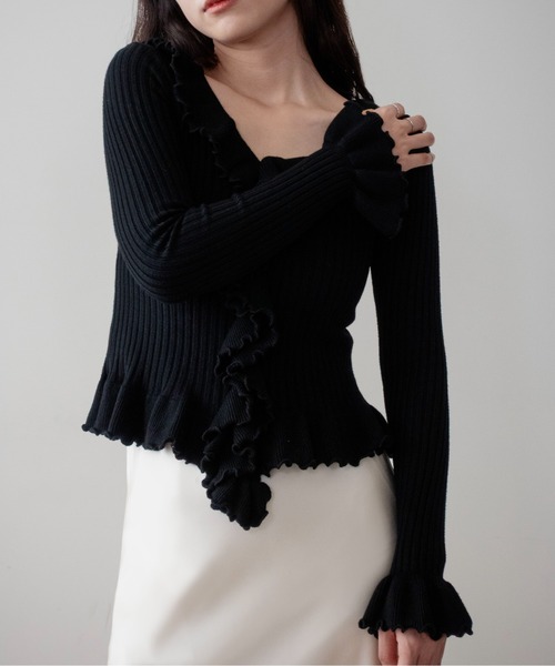 on:nue（オンニュ）の「【on:nue】[フリルニットシリーズ  長袖登場！] フリルデザインロングスリーブリブニット/26-27 AW COLLECTION（ニット/セーター・レディース・ブラック/バーガンディー/アイボリー/ベージュ・FREE）」の12枚目の写真