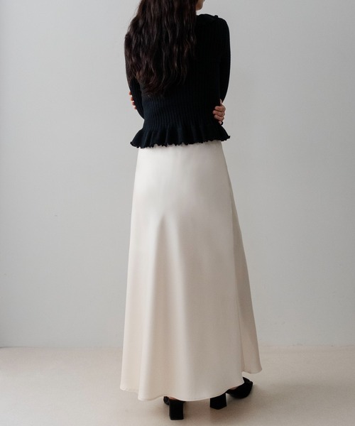 on:nue（オンニュ）の「【on:nue】[フリルニットシリーズ  長袖登場！] フリルデザインロングスリーブリブニット/26-27 AW COLLECTION（ニット/セーター・レディース・ブラック/バーガンディー/アイボリー/ベージュ・FREE）」の19枚目の写真