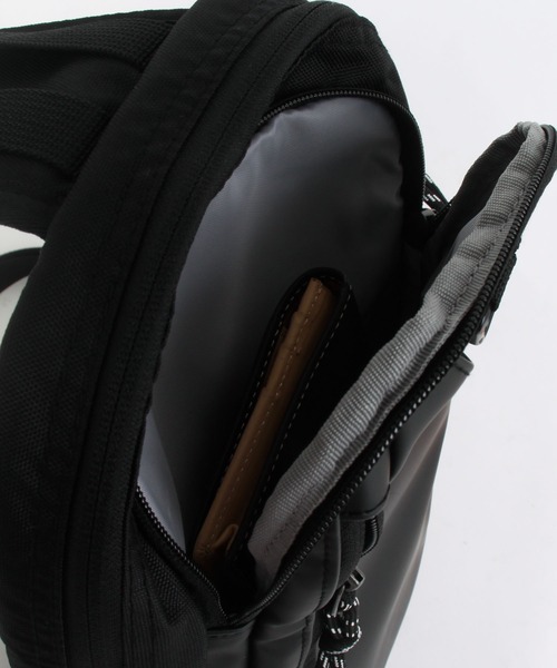 Columbia(コロンビア)の「5L ワンショルダーボディバッグ Columbia(ボディバッグ/ウエストポーチ・レディース・ブラック・FREE)」の11枚目の写真
