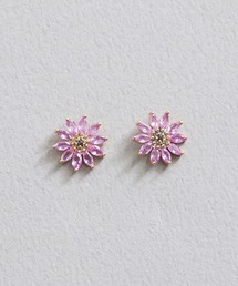 Zoule（ゾーラ）の「Zoule ゾーラ：FLOWER LETTER SERIES　jewel flower letter12　花言葉　ガーベラ　ピアス（ピアス（両耳用））」