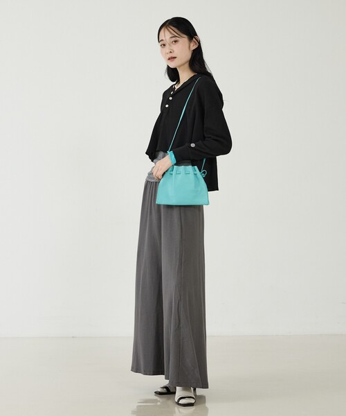 blancle(ブランクレ)の「【blancle/ブランクレ】レザーギャザー2WAYバッグ/S.LEATHER GATHER 2WAY BAG SS/bc1231/小さめ/2WAY/ショルダーバッグ/ハンドバッグ(ショルダーバッグ・レディース・ブルー/イエロー/グレイッシュベージュ/オレンジ/ブラック・フリー)」の7枚目の写真
