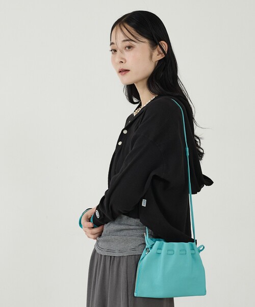 blancle(ブランクレ)の「【blancle/ブランクレ】レザーギャザー2WAYバッグ/S.LEATHER GATHER 2WAY BAG SS/bc1231/小さめ/2WAY/ショルダーバッグ/ハンドバッグ(ショルダーバッグ・レディース・ブルー/イエロー/グレイッシュベージュ/オレンジ/ブラック・フリー)」の10枚目の写真