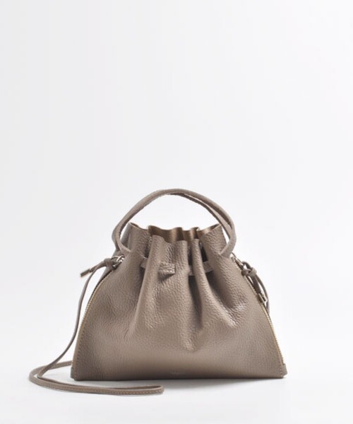 blancle(ブランクレ)の「【blancle/ブランクレ】レザーギャザー2WAYバッグ/S.LEATHER GATHER 2WAY BAG SS/bc1231/小さめ/2WAY/ショルダーバッグ/ハンドバッグ(ショルダーバッグ・レディース・ブルー/イエロー/グレイッシュベージュ/オレンジ/ブラック・フリー)」の21枚目の写真