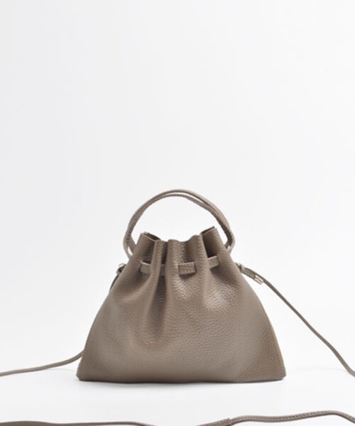 blancle(ブランクレ)の「【blancle/ブランクレ】レザーギャザー2WAYバッグ/S.LEATHER GATHER 2WAY BAG SS/bc1231/小さめ/2WAY/ショルダーバッグ/ハンドバッグ(ショルダーバッグ・レディース・ブルー/イエロー/グレイッシュベージュ/オレンジ/ブラック・フリー)」の22枚目の写真