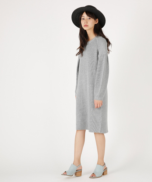 MOUSSY（マウジー）の「VOLUME ARM KNIT DRESS（ワンピース・レディース・トップグレー/ブラック/ベージュ・FREE）」の2枚目の写真