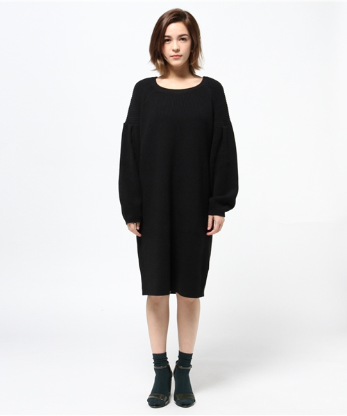 MOUSSY（マウジー）の「VOLUME ARM KNIT DRESS（ワンピース・レディース・トップグレー/ブラック/ベージュ・FREE）」の4枚目の写真