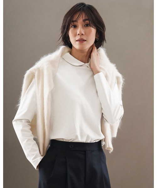 DoCLASSE( ドゥクラッセ)の「超長綿・丸衿カットソー(Tシャツ/カットソー・レディース・グレイッシュベージュ/ブラック/ネイビー/オフホワイト/プラム・XXL/XL/L/M/S)」の2枚目の写真