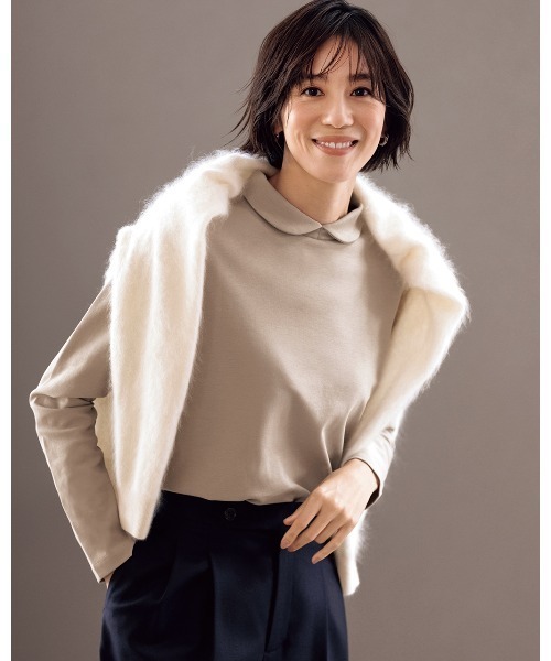 DoCLASSE( ドゥクラッセ)の「超長綿・丸衿カットソー(Tシャツ/カットソー・レディース・グレイッシュベージュ/ブラック/ネイビー/オフホワイト/プラム・XXL/XL/L/M/S)」の4枚目の写真