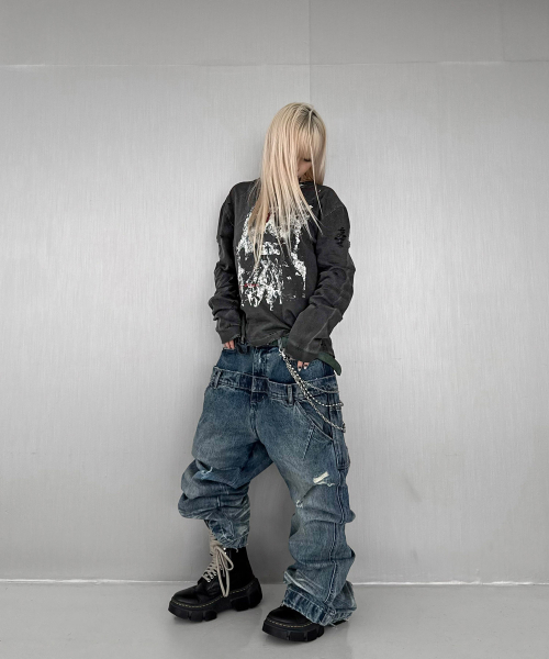 ROARINGRAD(ロアリングラド)の「gloria ダメージ加工ロングスリーブ ブラック(Tシャツ/カットソー・レディース・その他・MEDIUM/LARGE)」の4枚目の写真