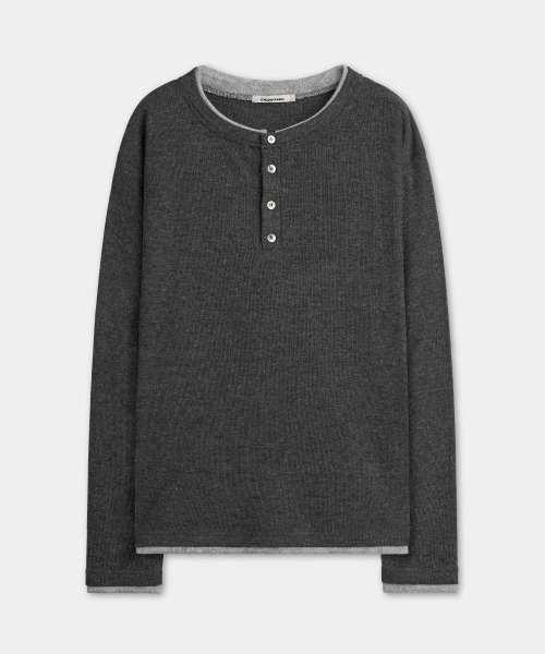 EXCONTAINER(エックスコンテナ)の「レイヤードヘンリーネックニット(CHARCOAL)(ニット/セーター・メンズ・その他・MEDIUM/LARGE/X-LARGE)」の2枚目の写真